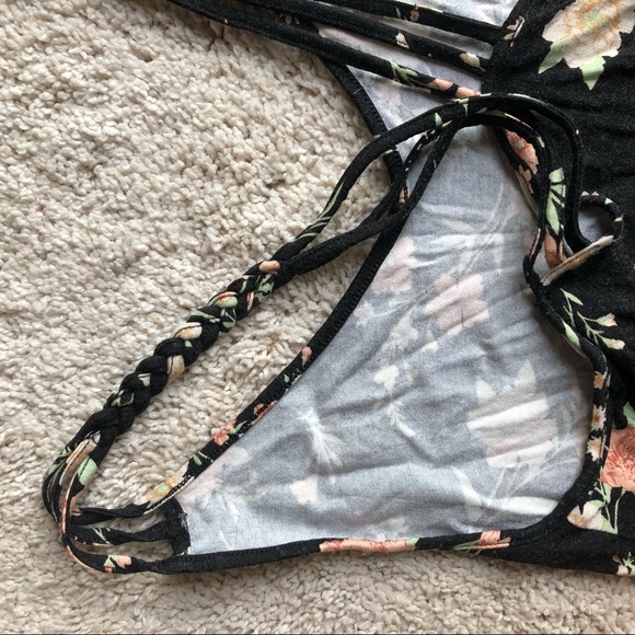 American Eagle Floral Tank - Picture 5 of 6